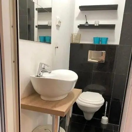 Little Charm On Euforiei * 布加勒斯特